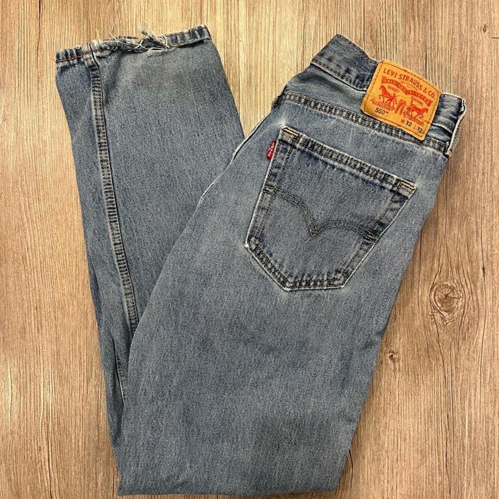 Levis 550 relaxed fit jeans